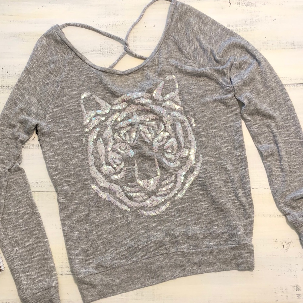 Comfy Casual Long Sleeve Top/ Light Sweater
